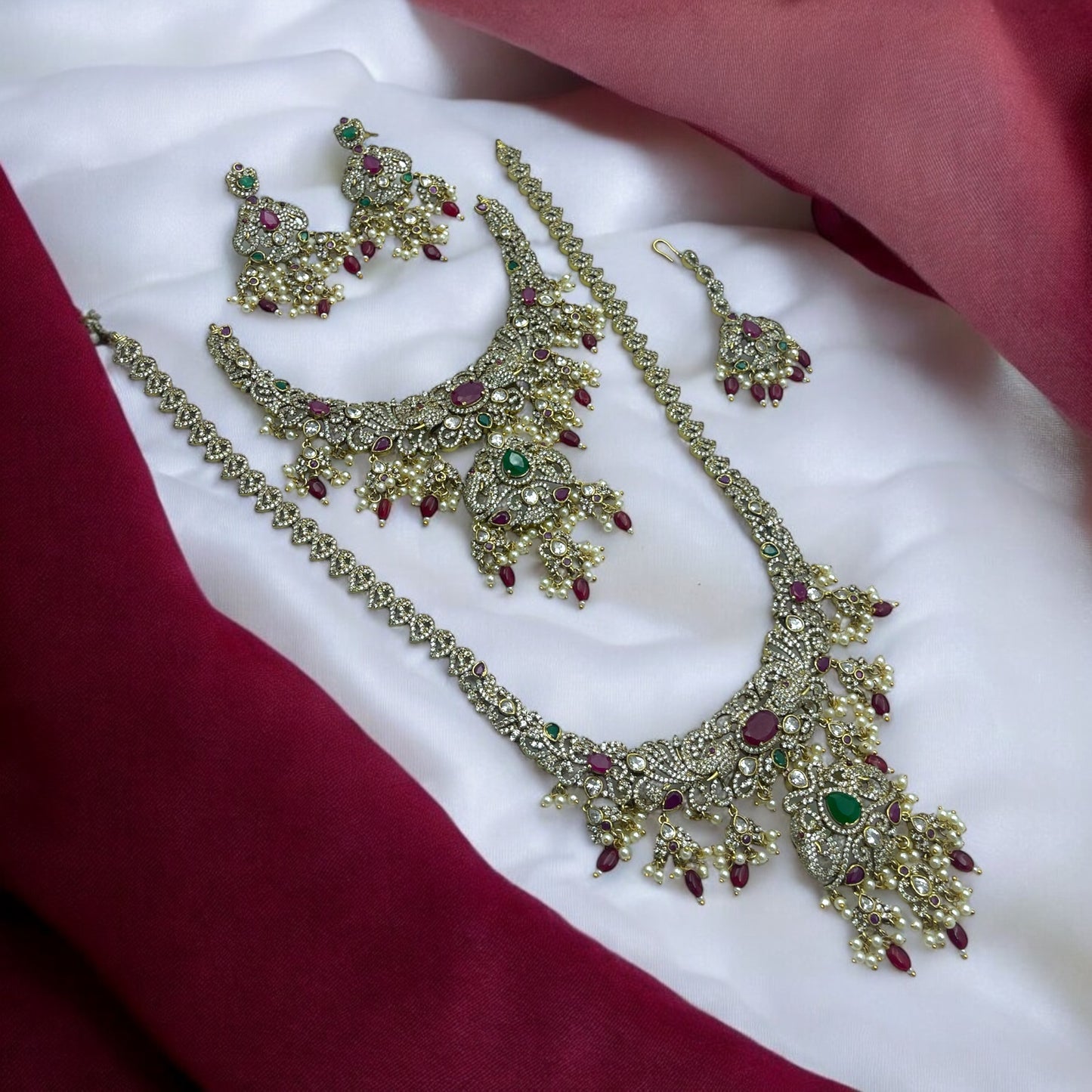 ✨"Victorian Vaibhav" Necklace Set