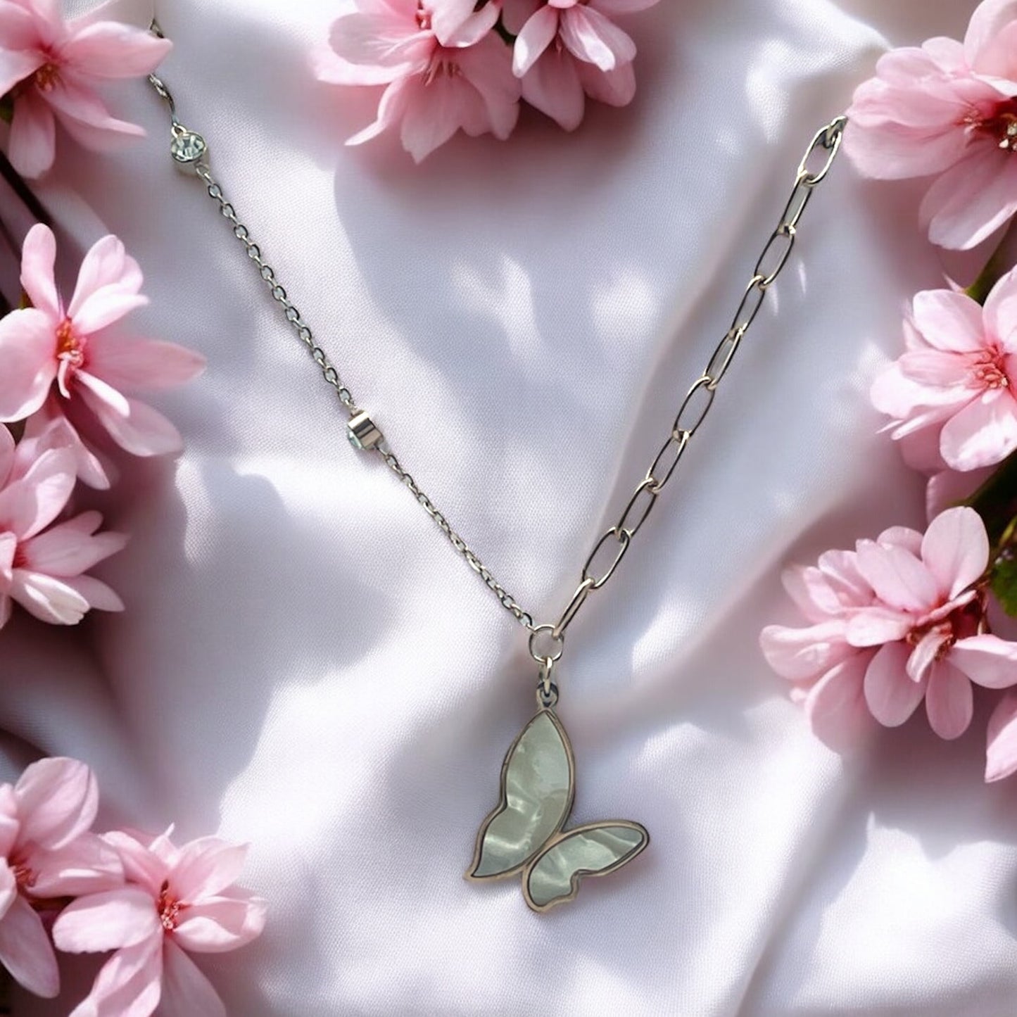 ✨ "Chandi Titli" Necklace ✨