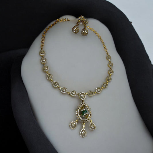 π "Regal Radiance" Necklace Set π