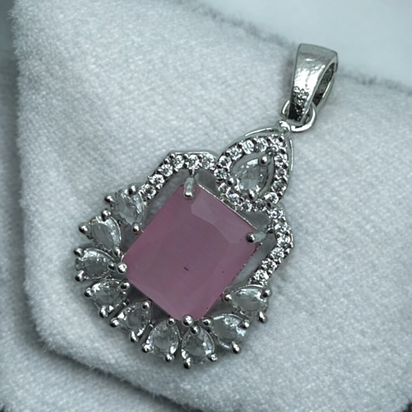 ✨ "Gulabi Jyoti" Pendant