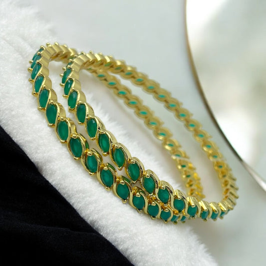 Niharika Panna Bangle Set