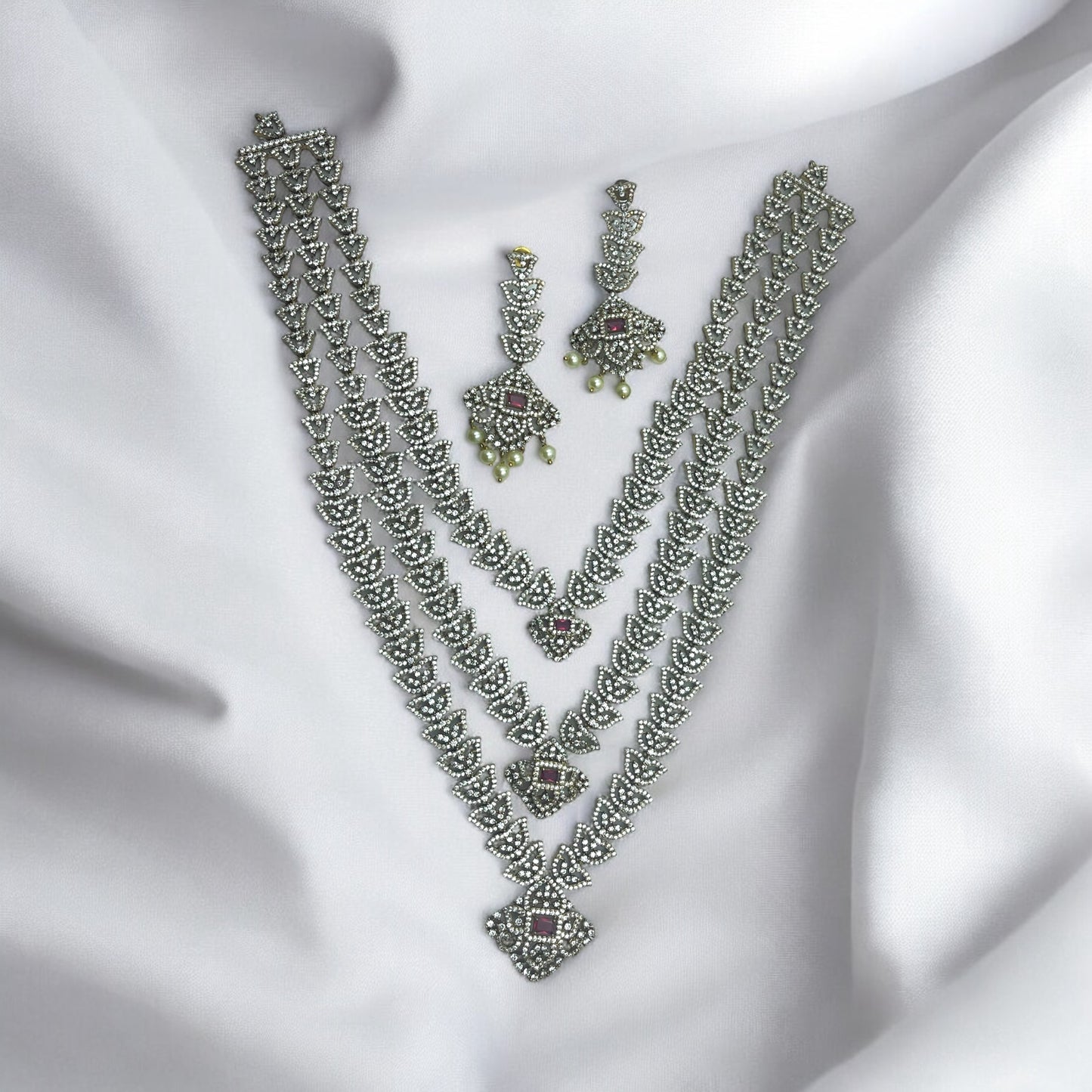 Majestic Radiance Necklace Set