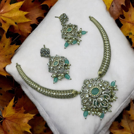 Victorian Green Necklace Set