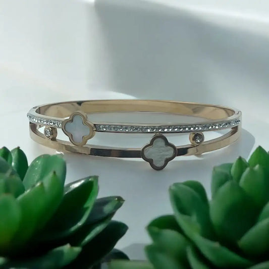Eternal Clover Bracelet