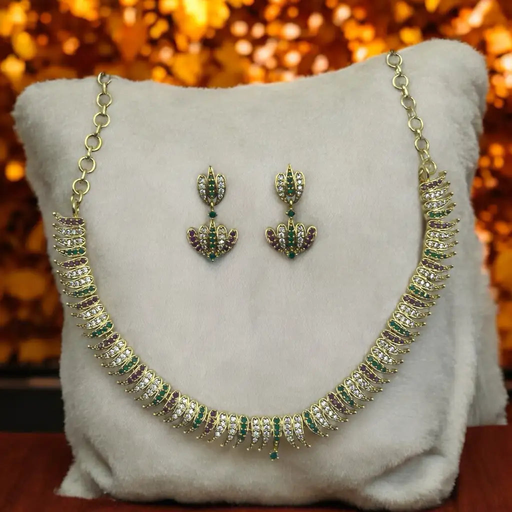 Royal Crescent Necklace Set