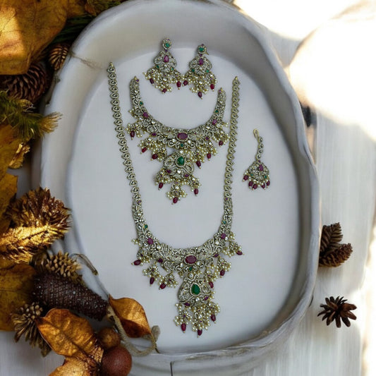 ✨"Victorian Vaibhav" Necklace Set