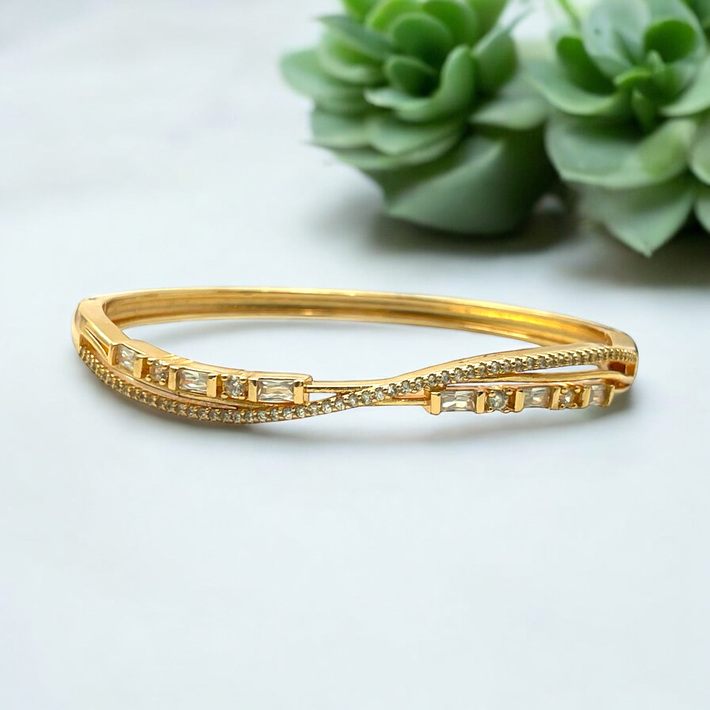 ✨ "Lahar Valay" Bracelet ✨