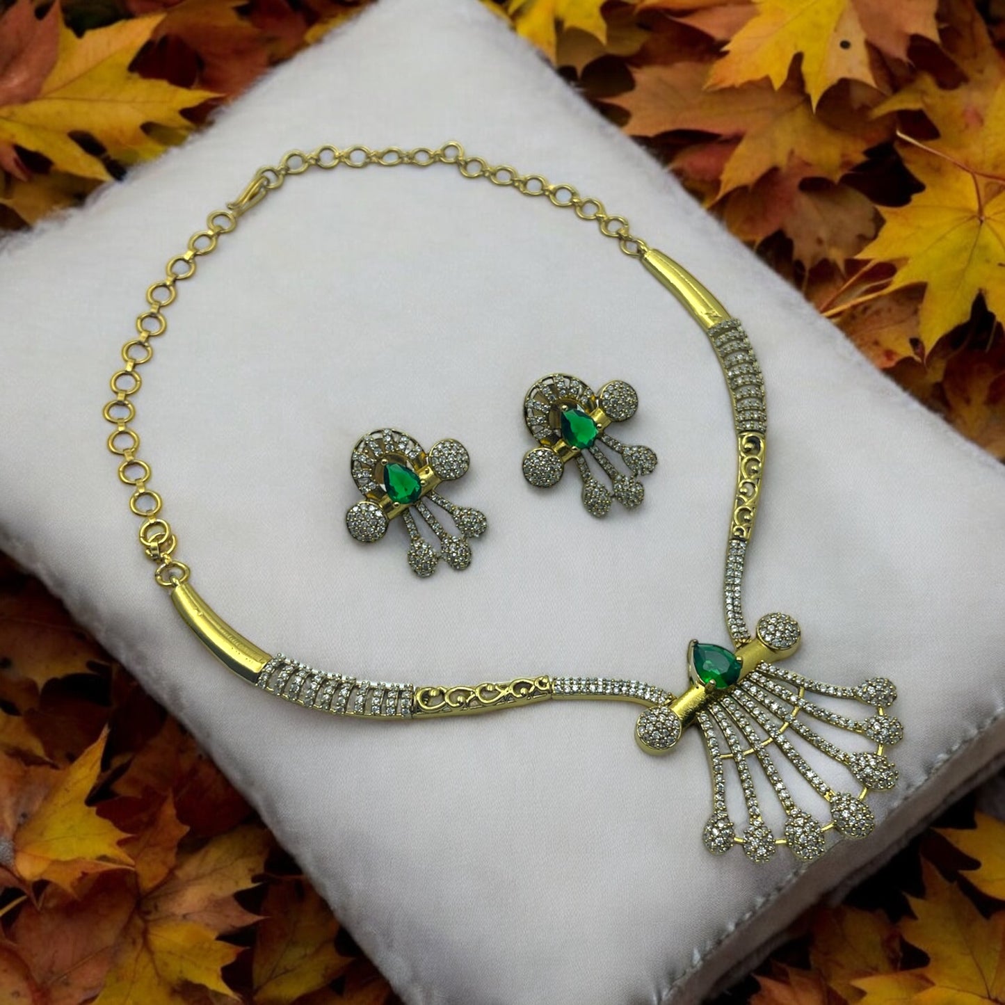 💚 "Zoya" Radiance Necklace Set 💚