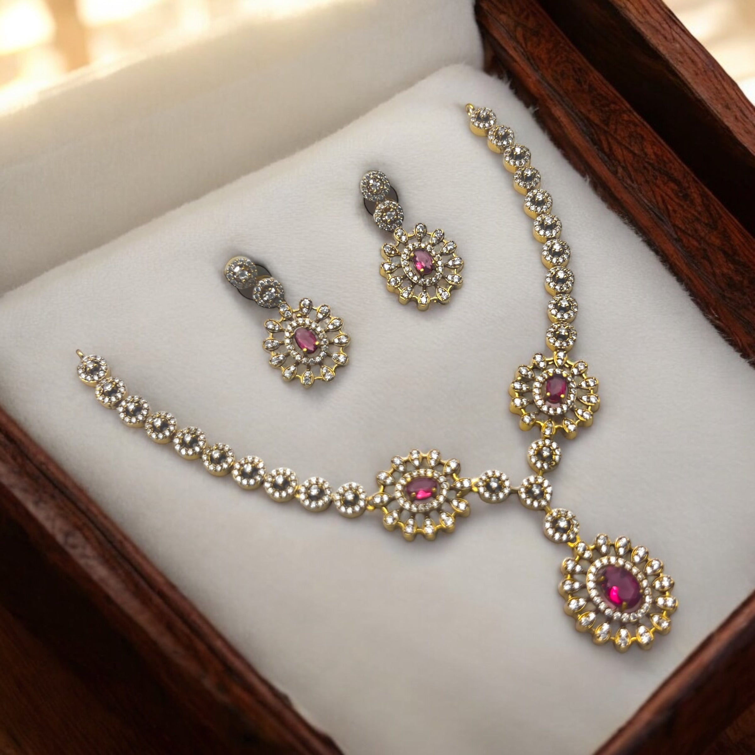 "Royal Radiance" Necklace Set 👑✨