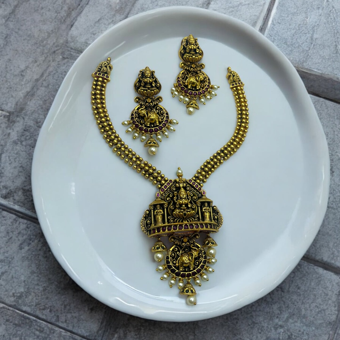 Divine Necklace Set