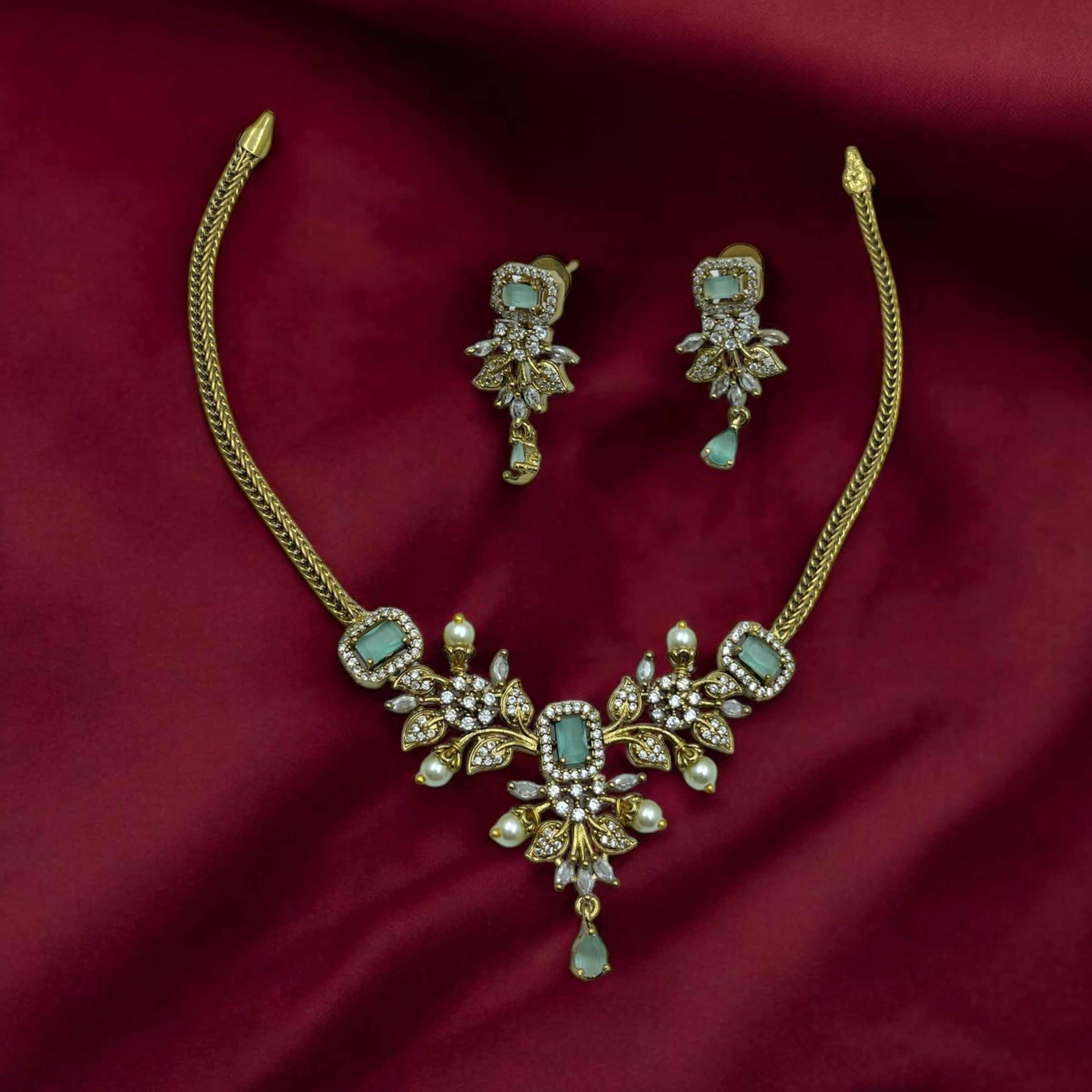 💚 "Avira Majestic" Necklace Set 💚