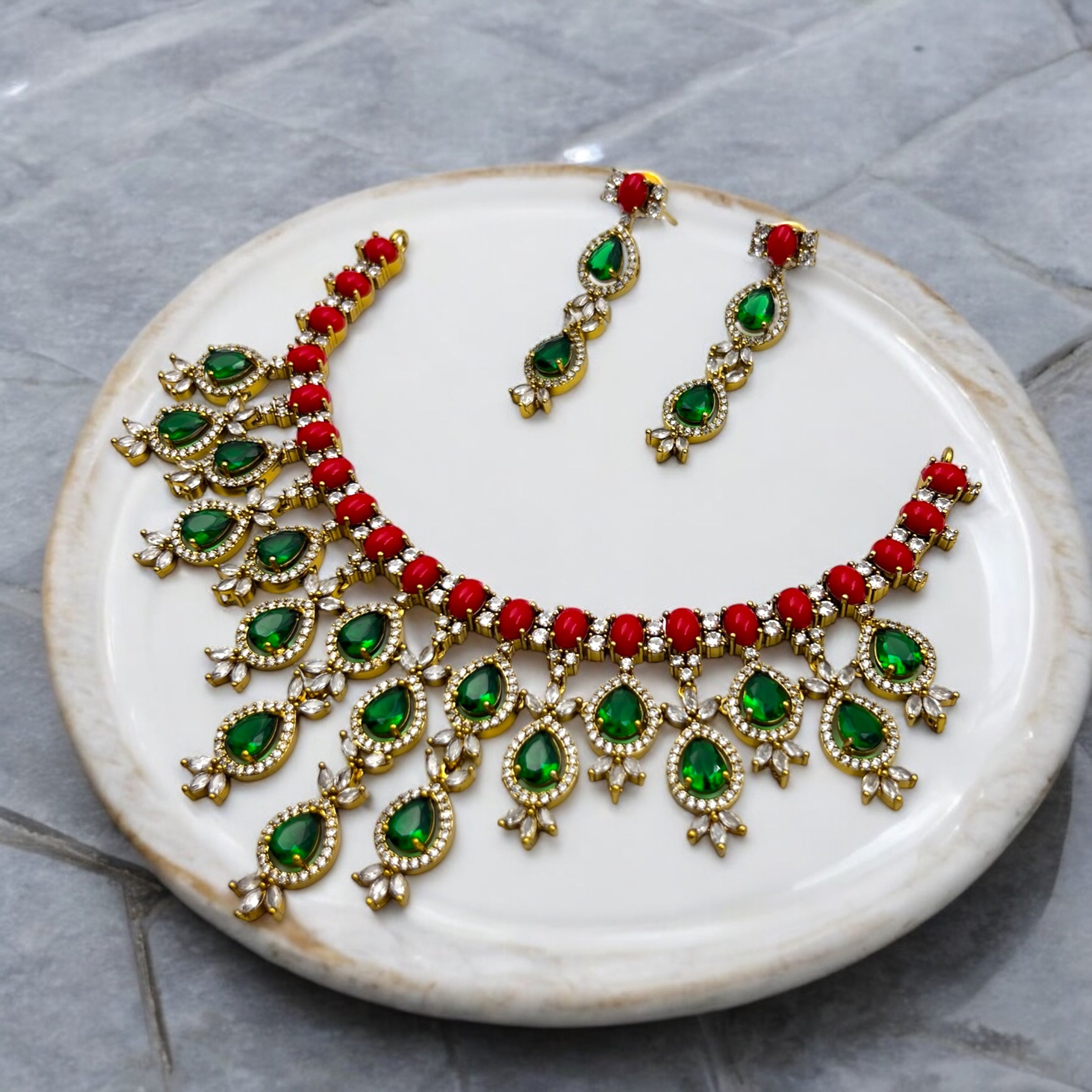 "Regal Harmony" Necklace Set ❤️💚✨