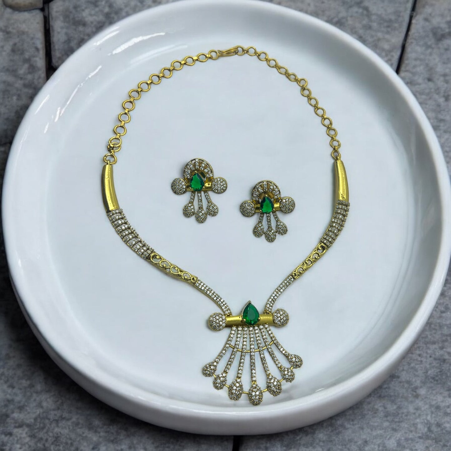 💚 "Zoya" Radiance Necklace Set 💚