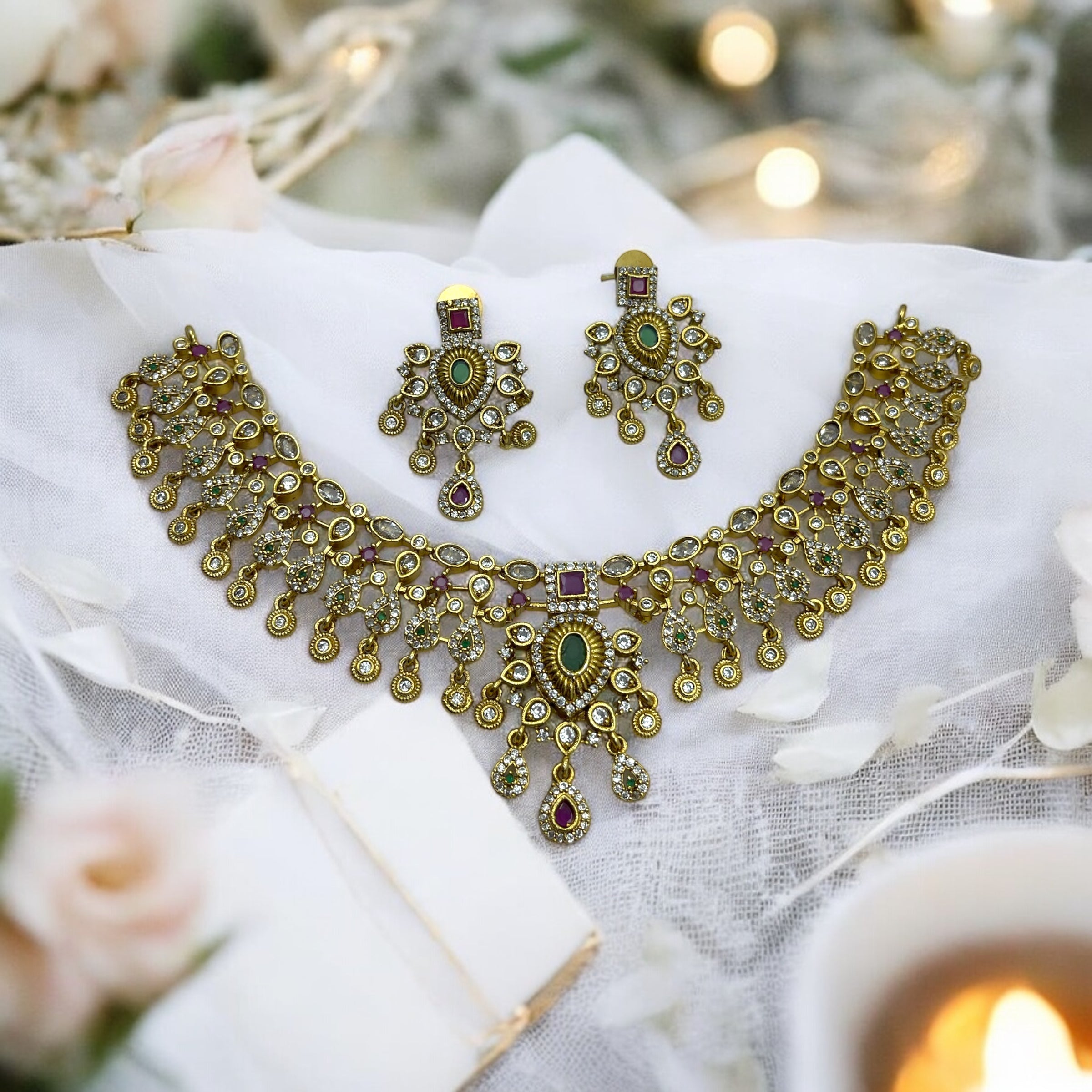Regal Choker Set