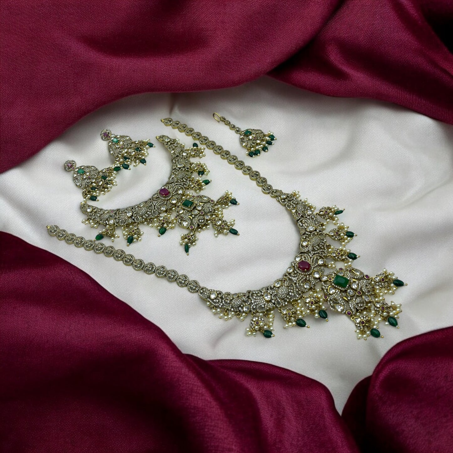 🌿"Emerald Grace" Necklace Set🌿