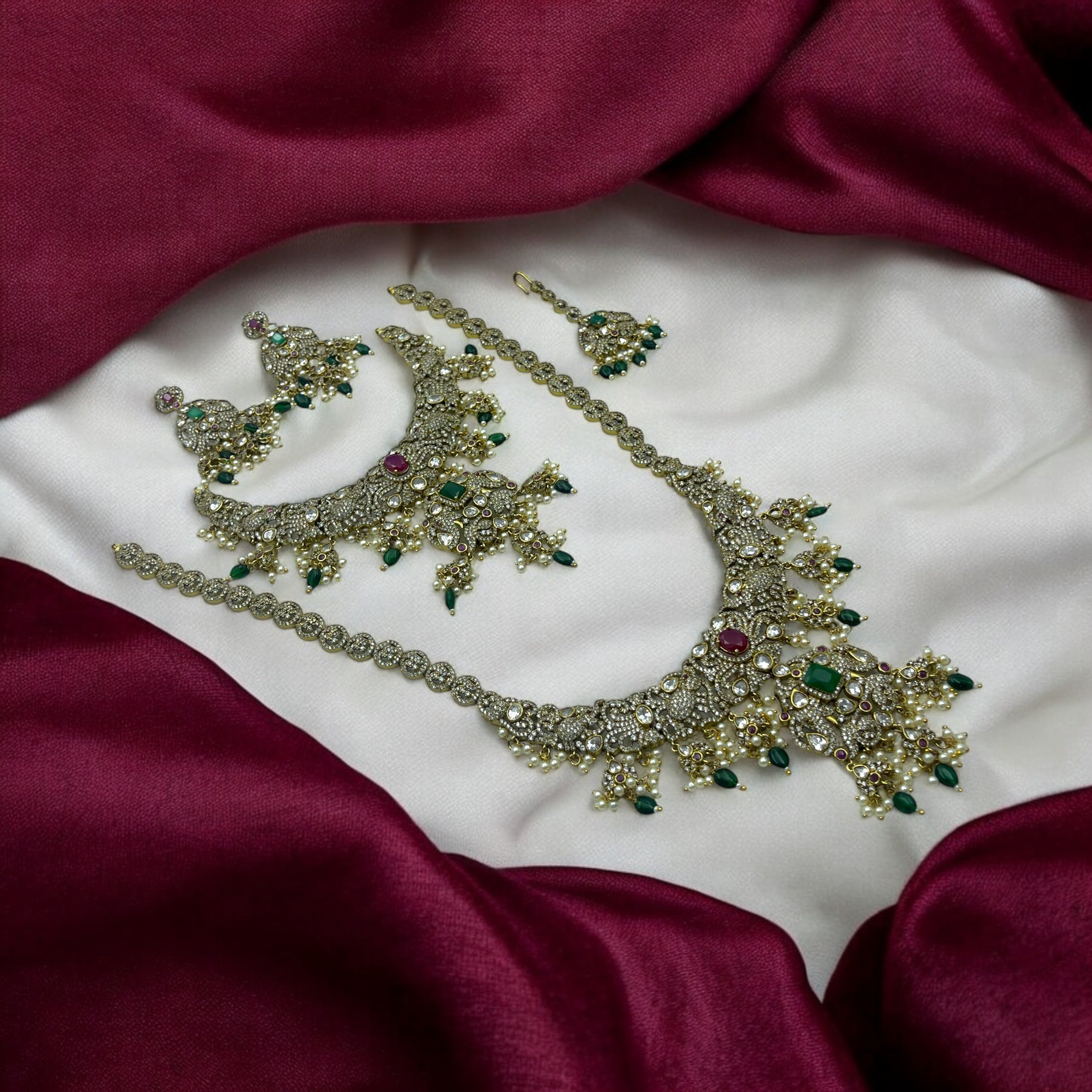 🌿"Emerald Grace" Necklace Set🌿