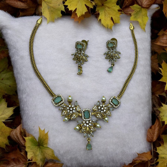 💚 "Avira Majestic" Necklace Set 💚