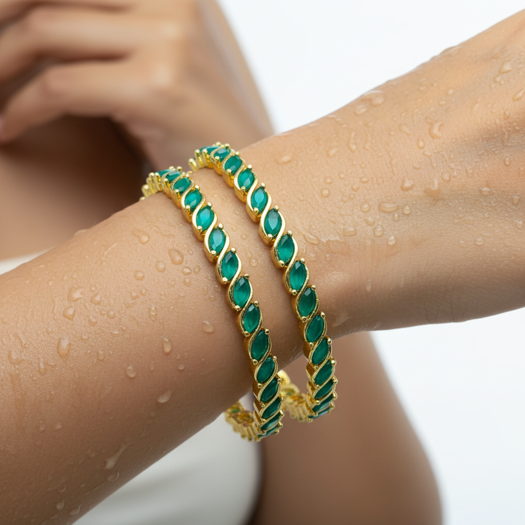 Niharika Panna Bangle Set