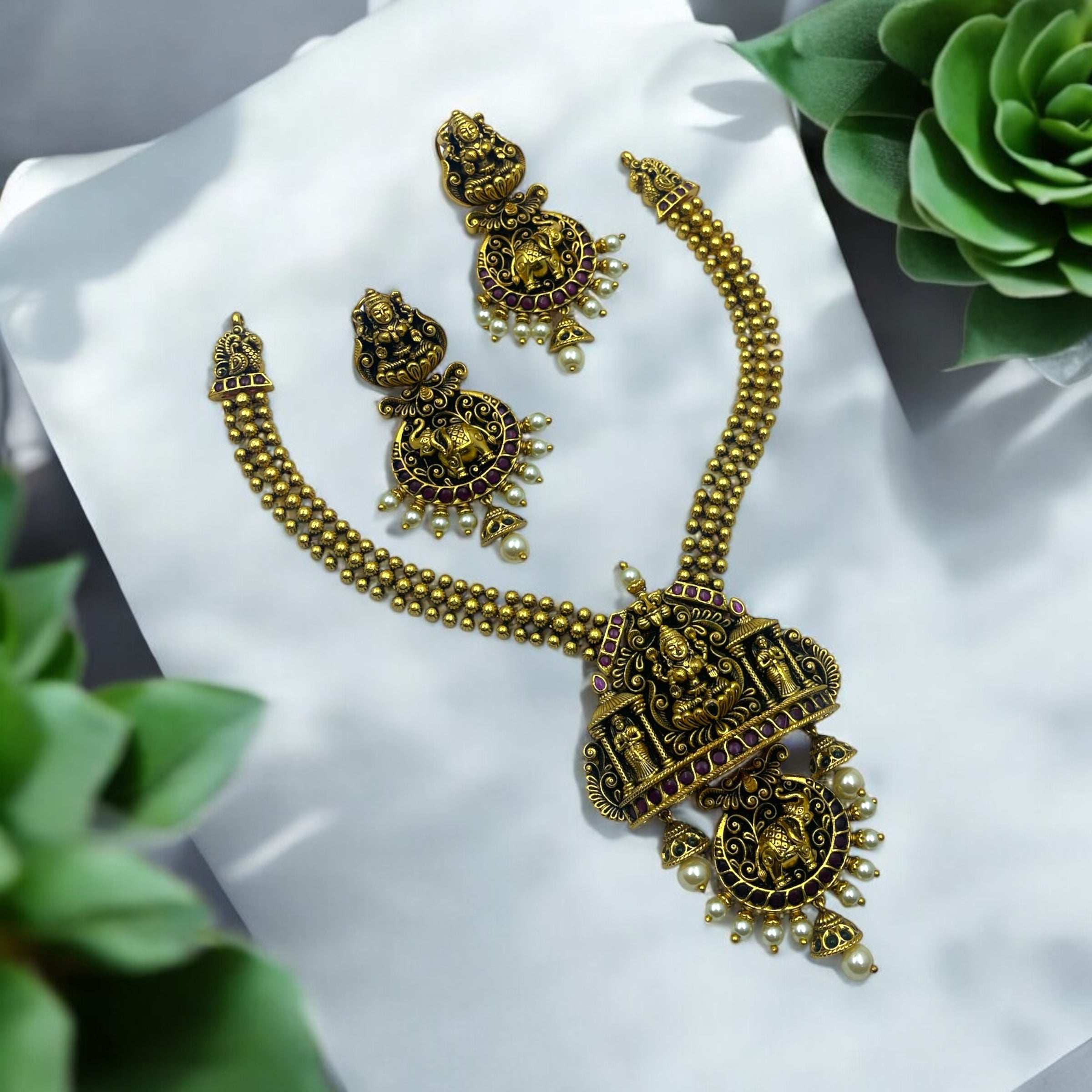 Divine Necklace Set