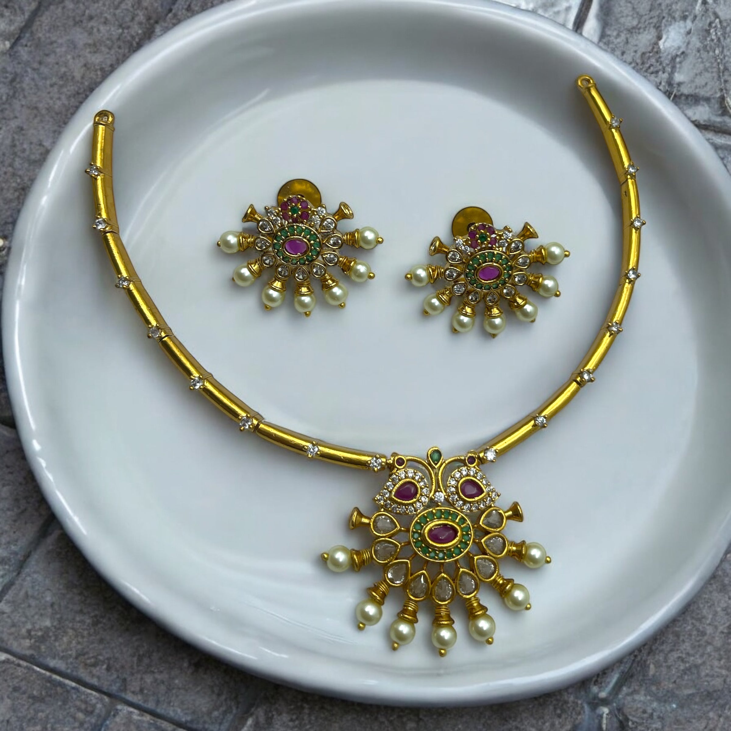 🌿 "Regal Radiant" Necklace Set 🌿