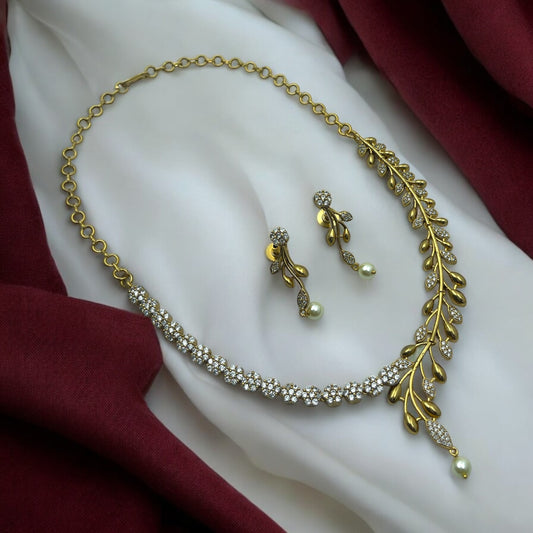 🍂 "Golden Ivy" Asymmetrical Necklace Set ✨🌿