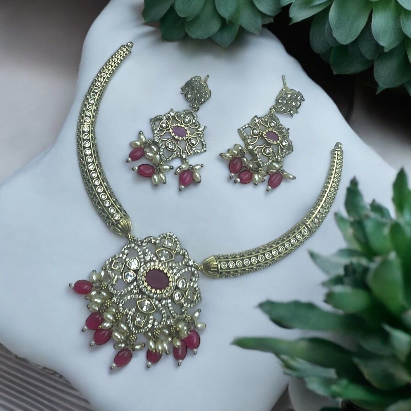 Premium Victorian Necklace Set