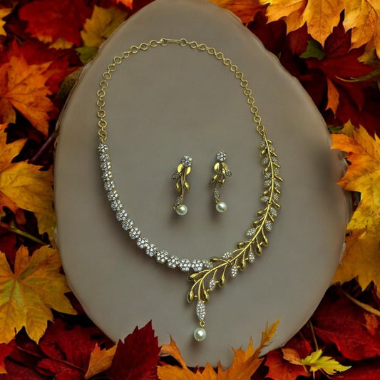 🍂 "Golden Ivy" Asymmetrical Necklace Set ✨🌿