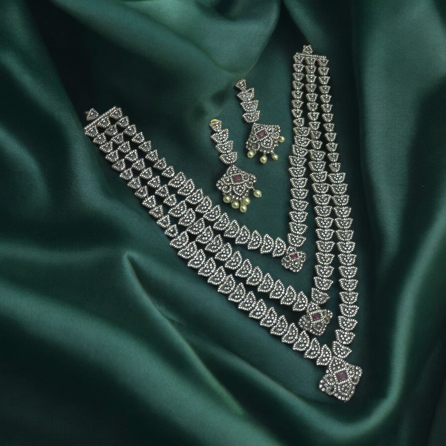 Majestic Radiance Necklace Set