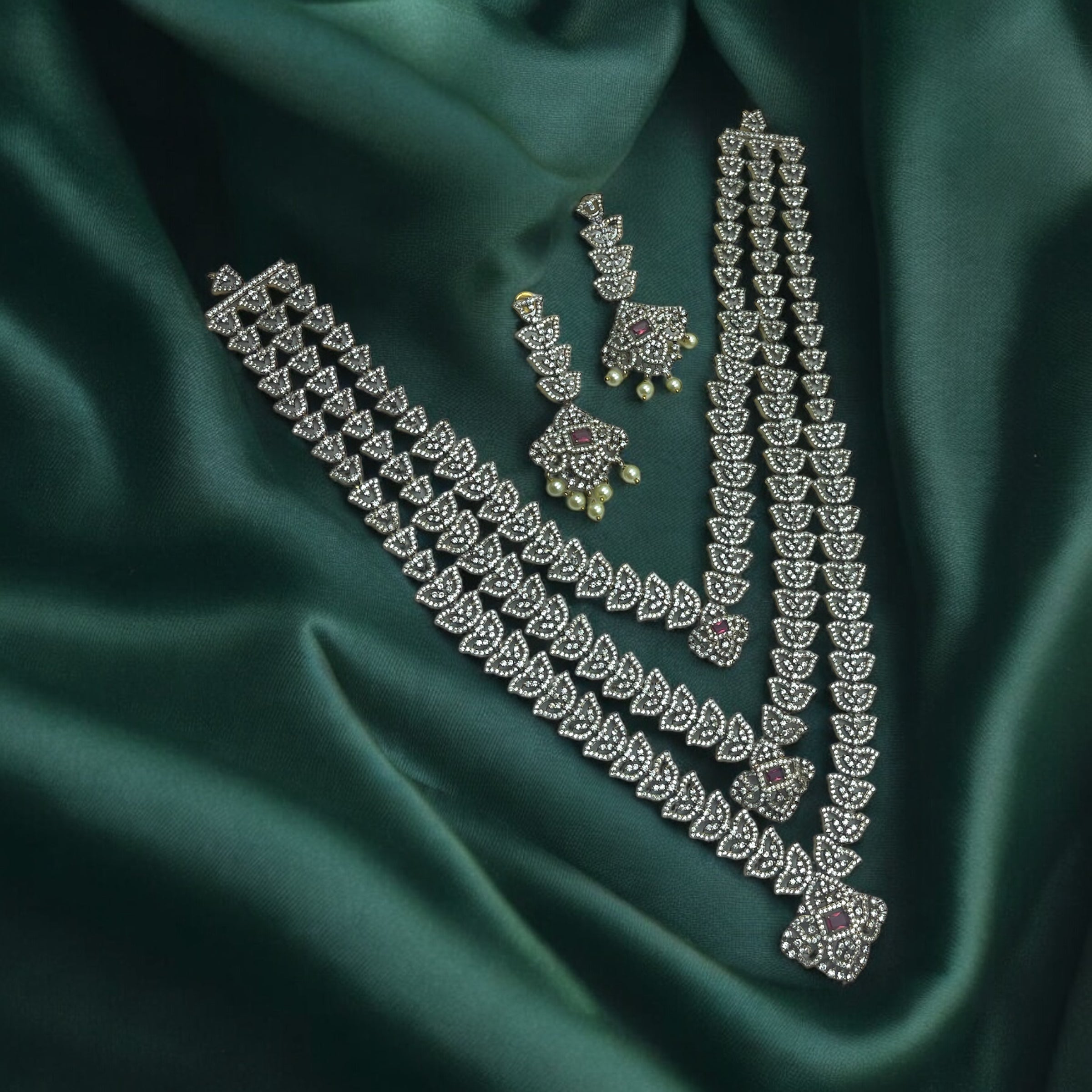 Majestic Radiance Necklace Set