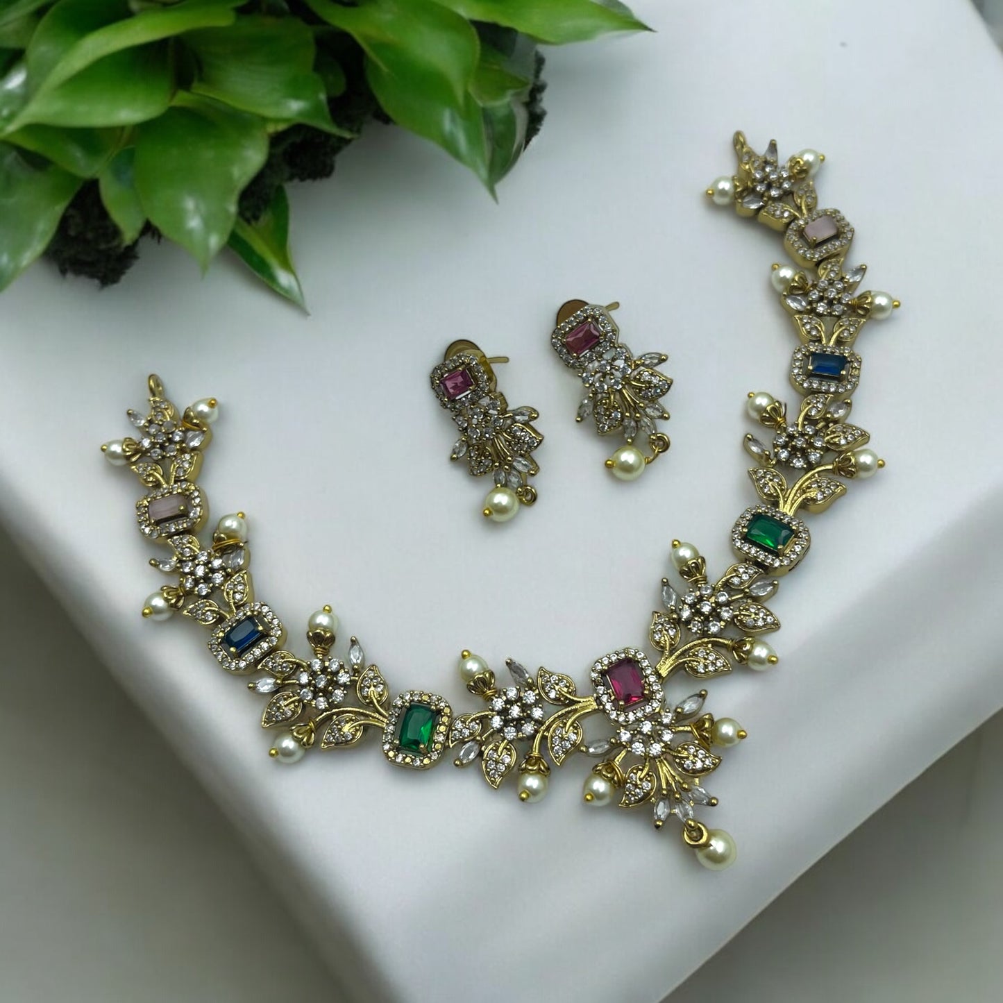 Elysian Bloom Necklace Set
