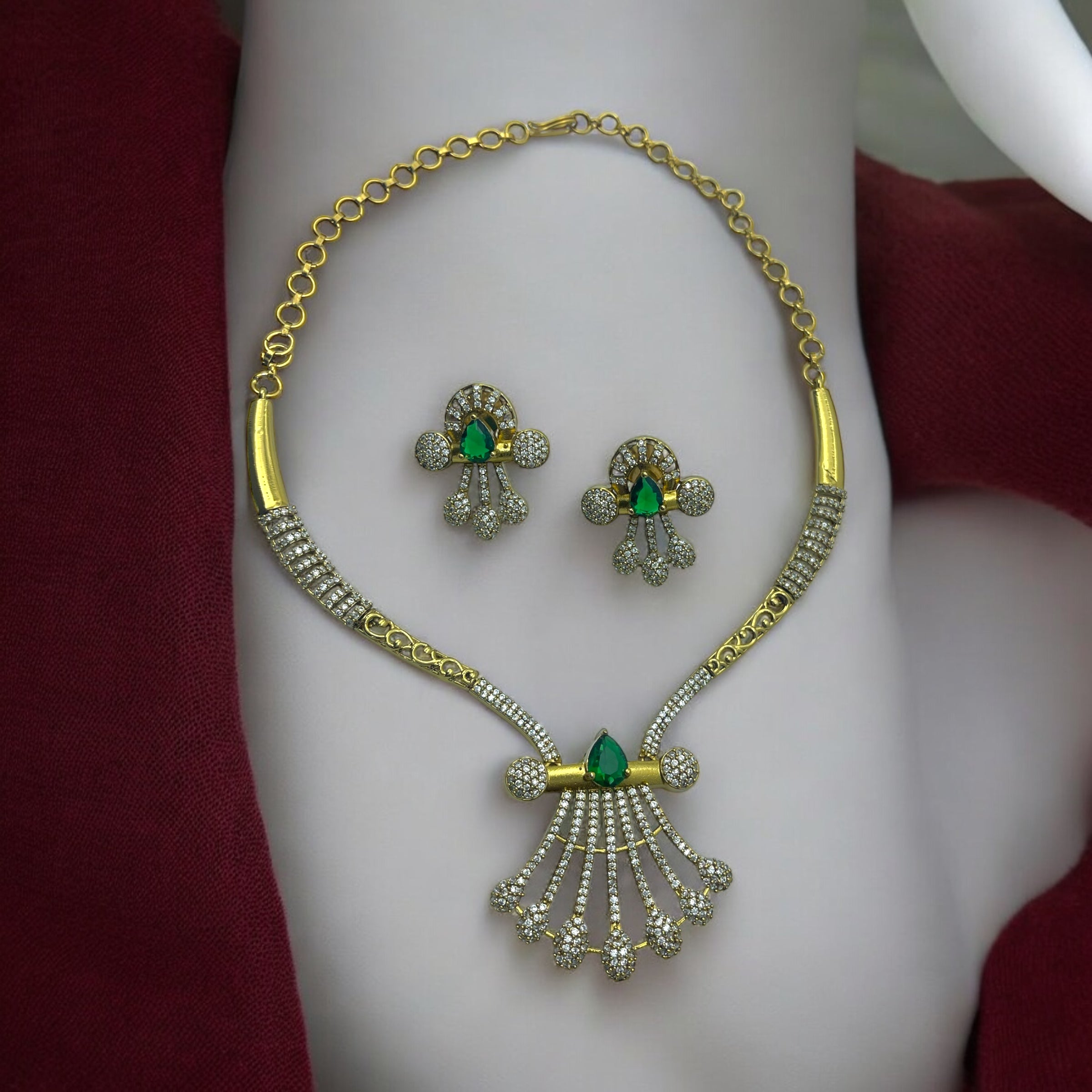 💚 "Zoya" Radiance Necklace Set 💚