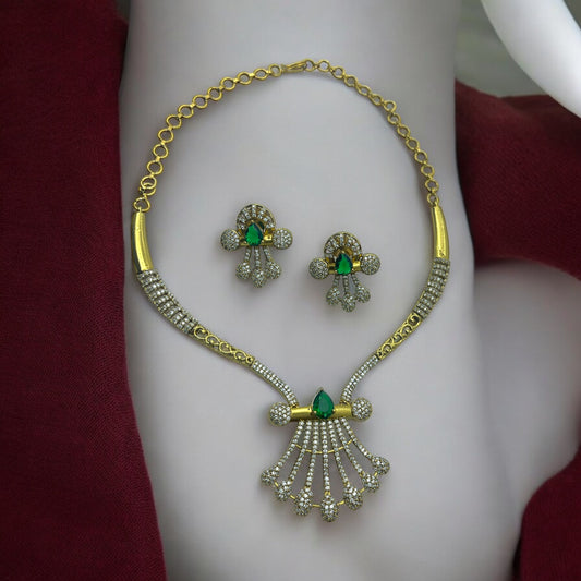 💚 "Zoya" Radiance Necklace Set 💚