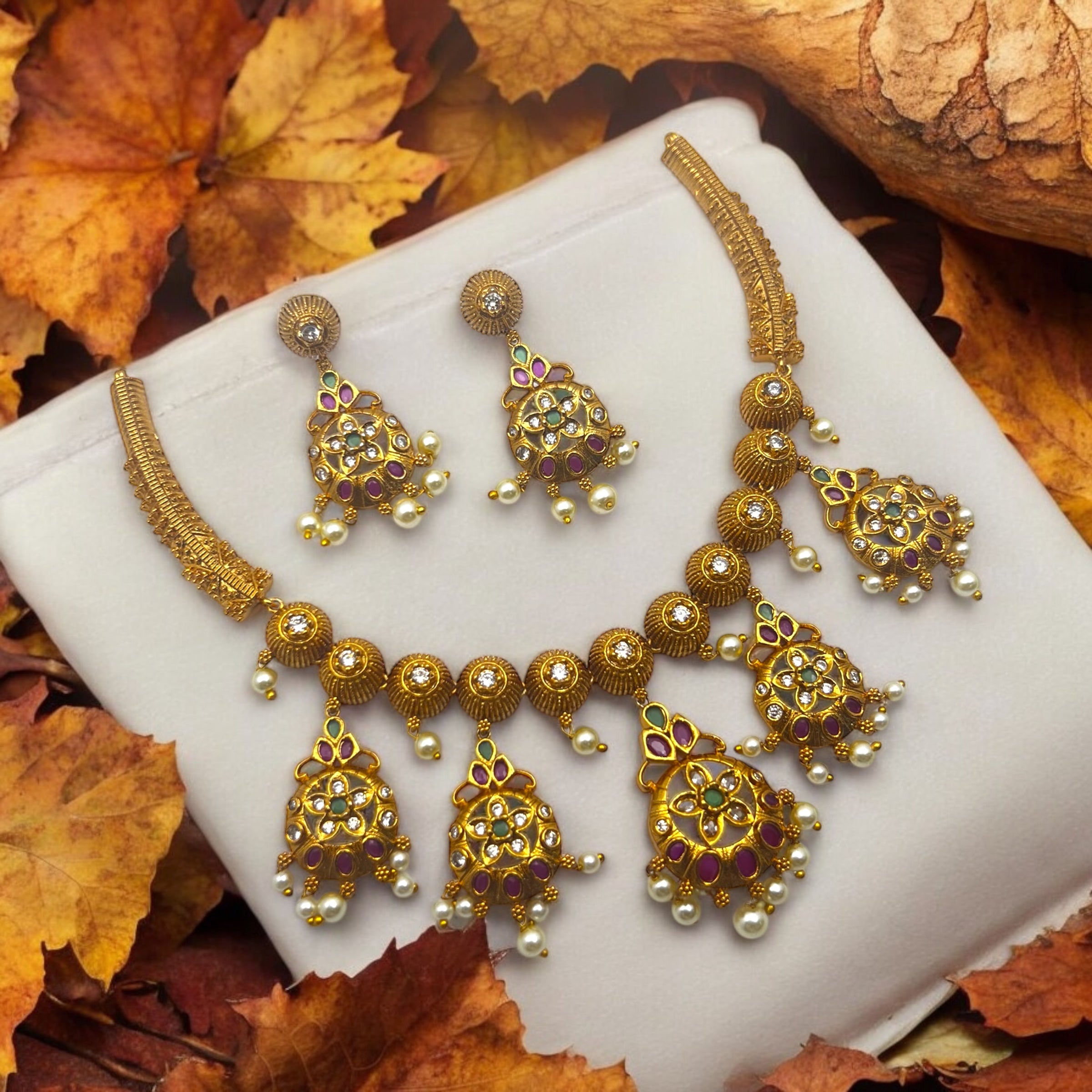 "Regal Jharokha" Necklace Set 👑✨