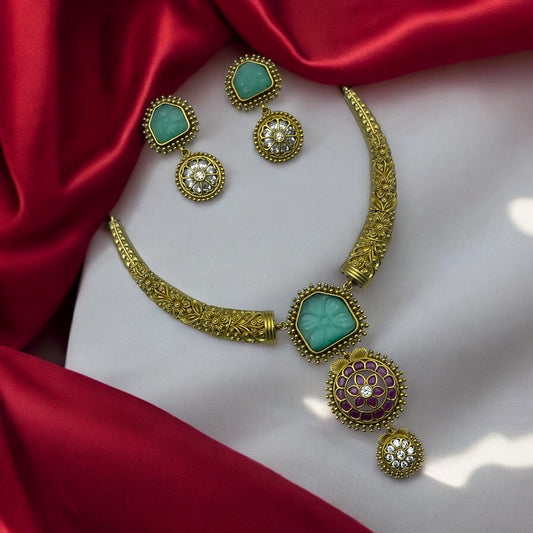 💚 "Tribal Radiance" Necklace Set 💚