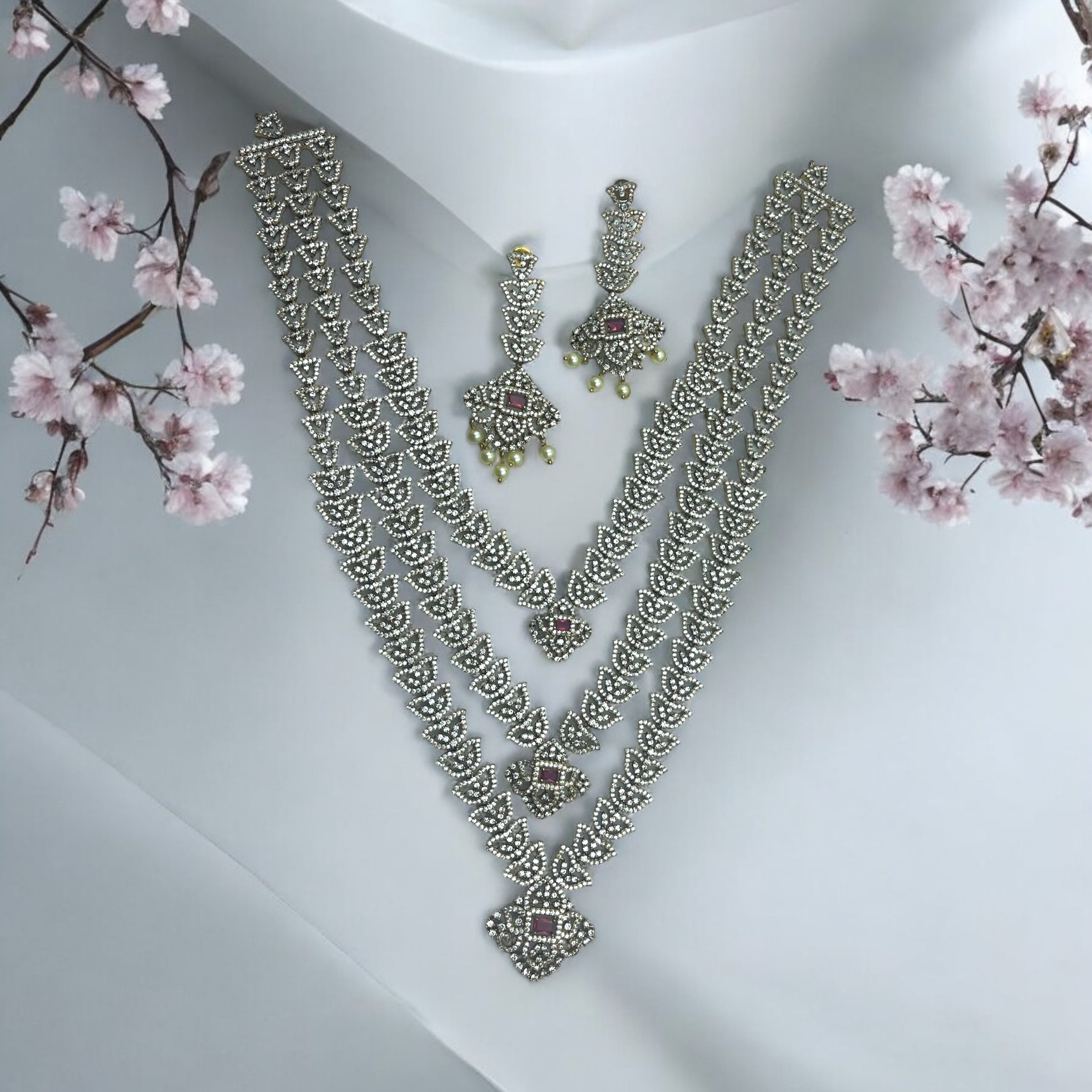 Majestic Radiance Necklace Set