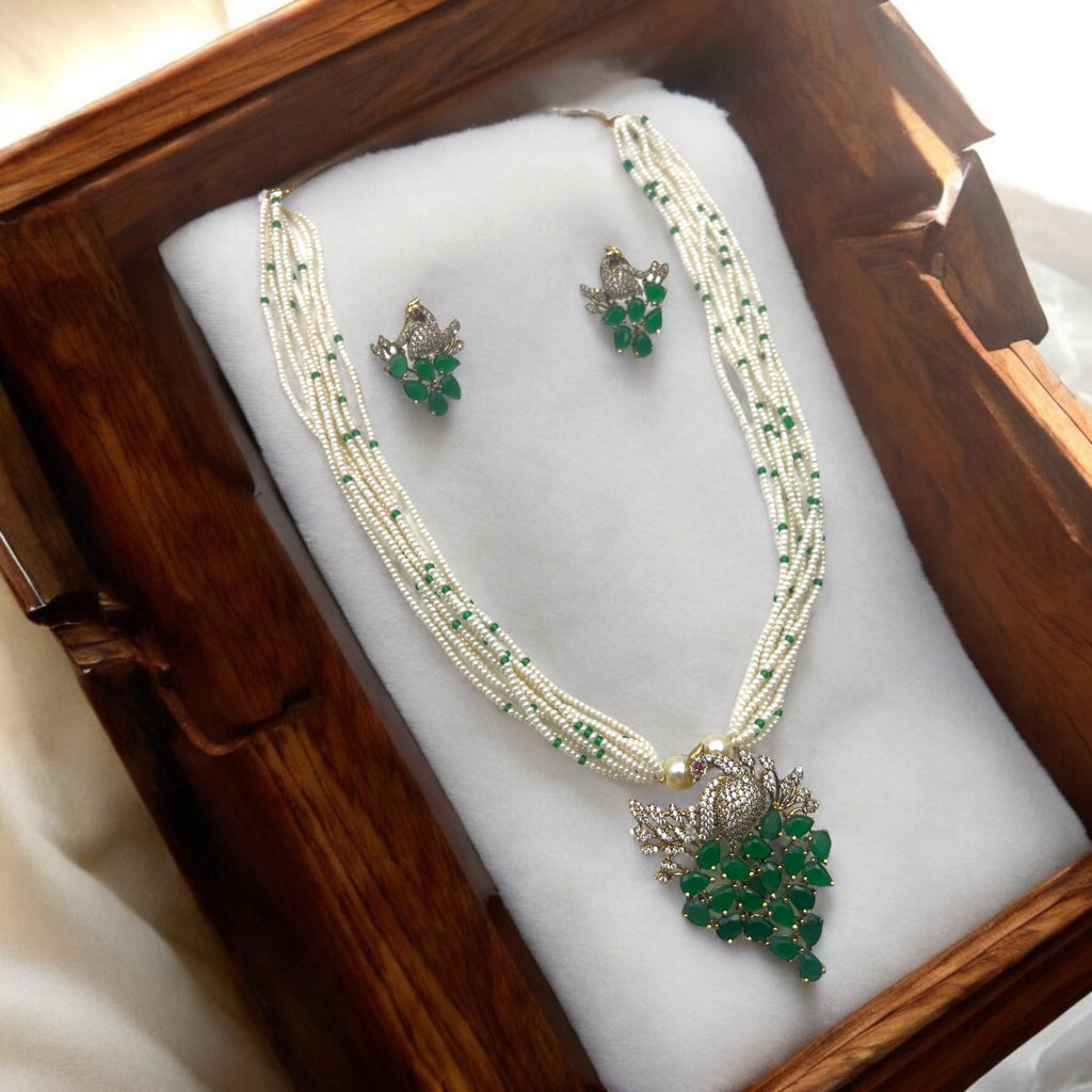"Emerald Grace" Necklace Set 💚✨