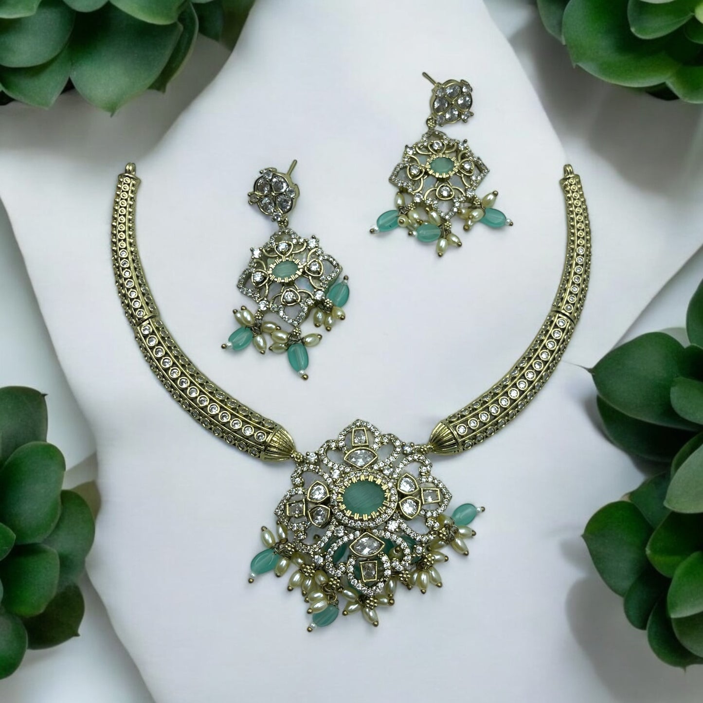 Victorian Green Necklace Set