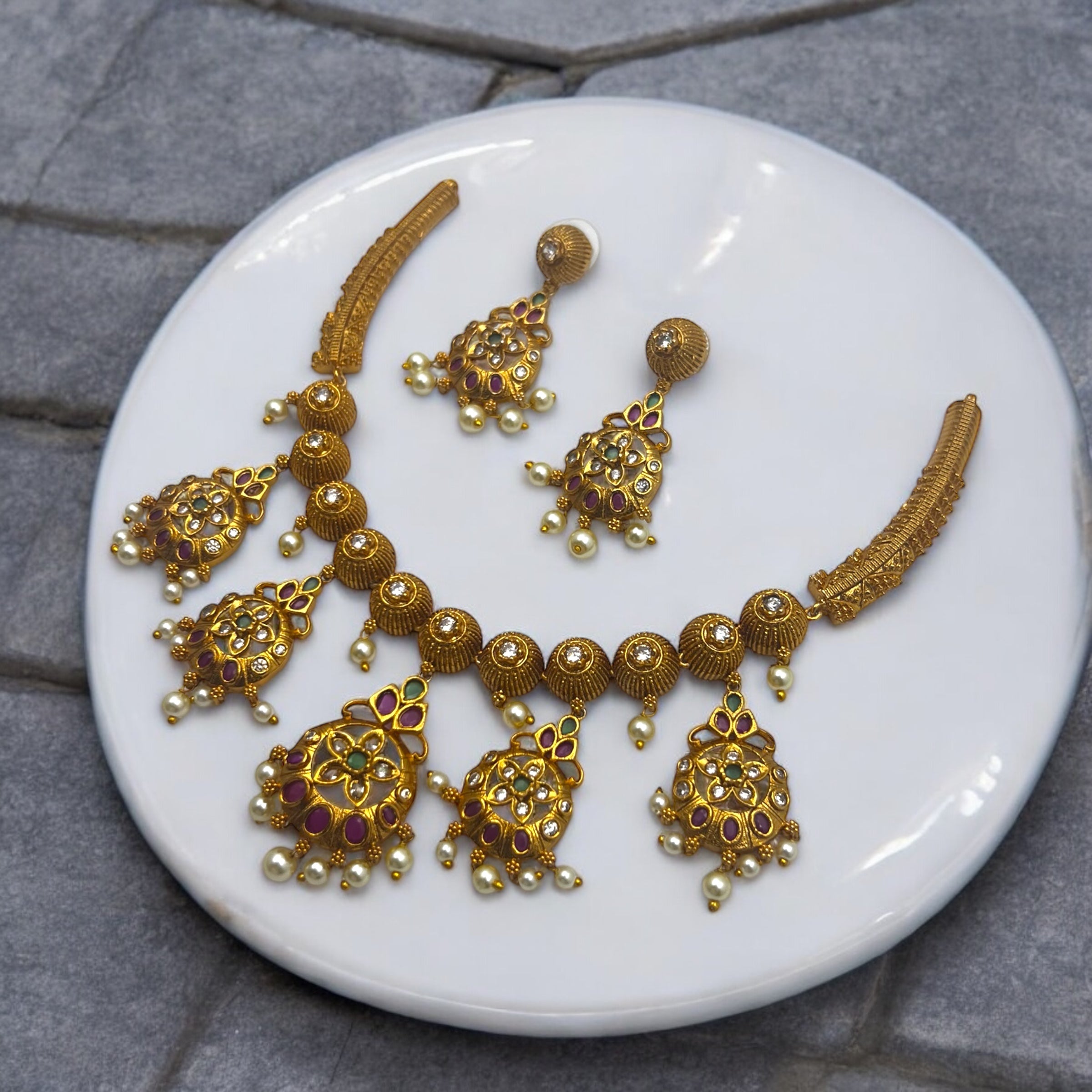 "Regal Jharokha" Necklace Set 👑✨