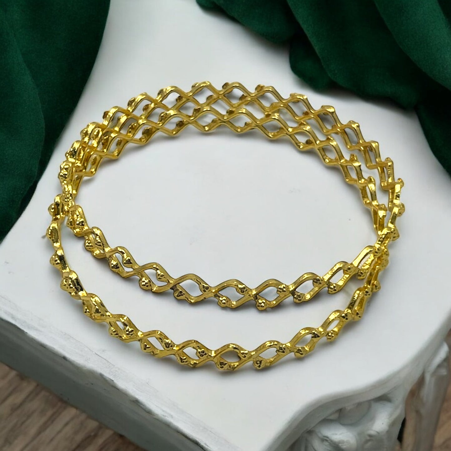 ✨ "Aakriti Bandhan" 18K Gold Bangle Set ✨