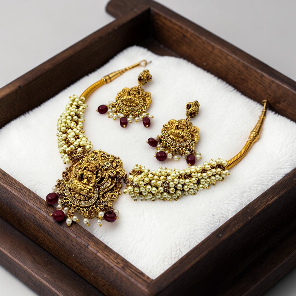 "Nandh Cascadia" Necklace Set