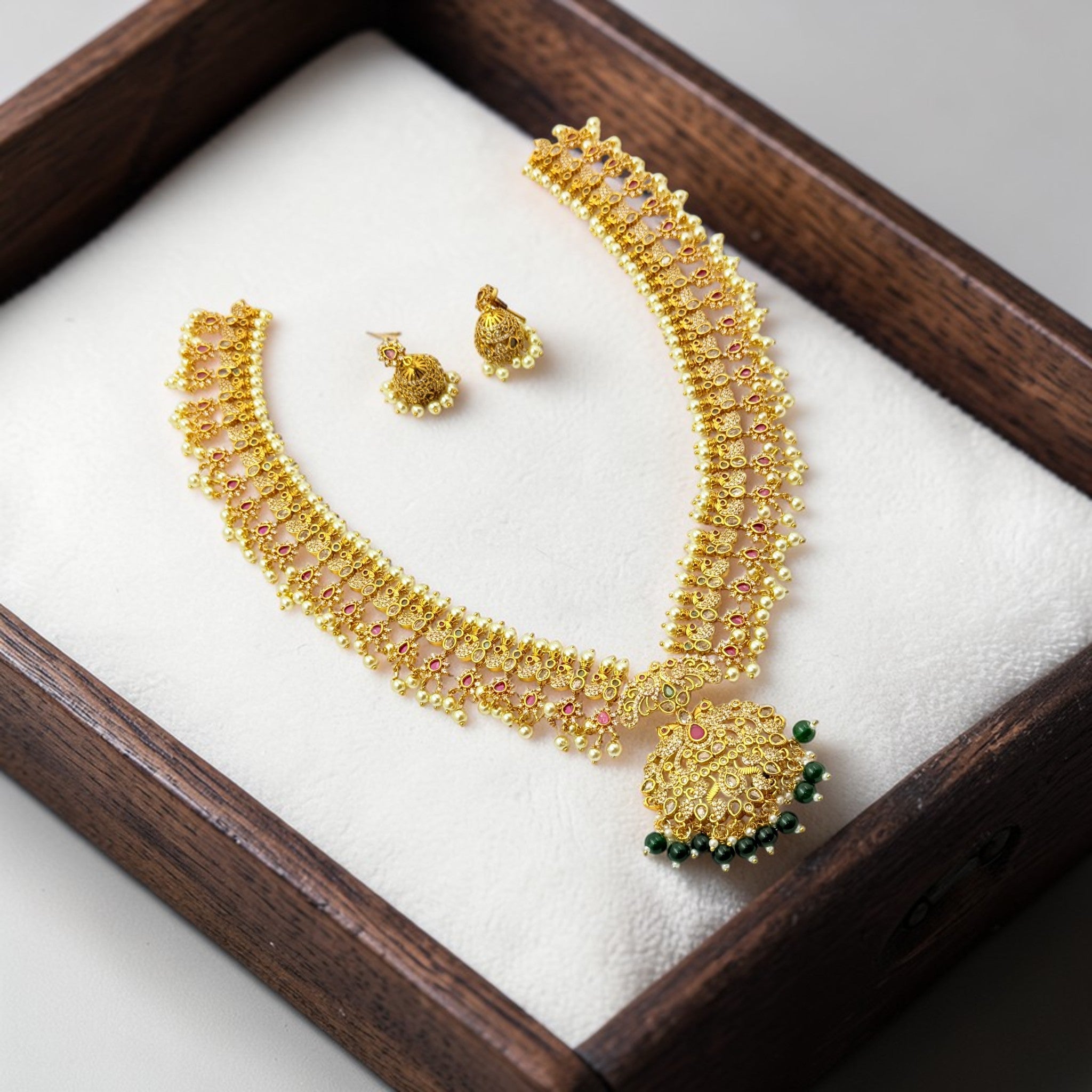 Haripriya Necklace Set