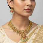 Vasundhara Kemp & Kundan Necklace Set