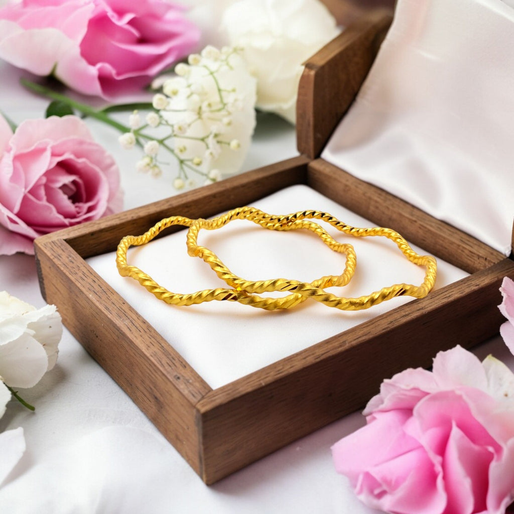 Twist Glow Gold Bangle Set