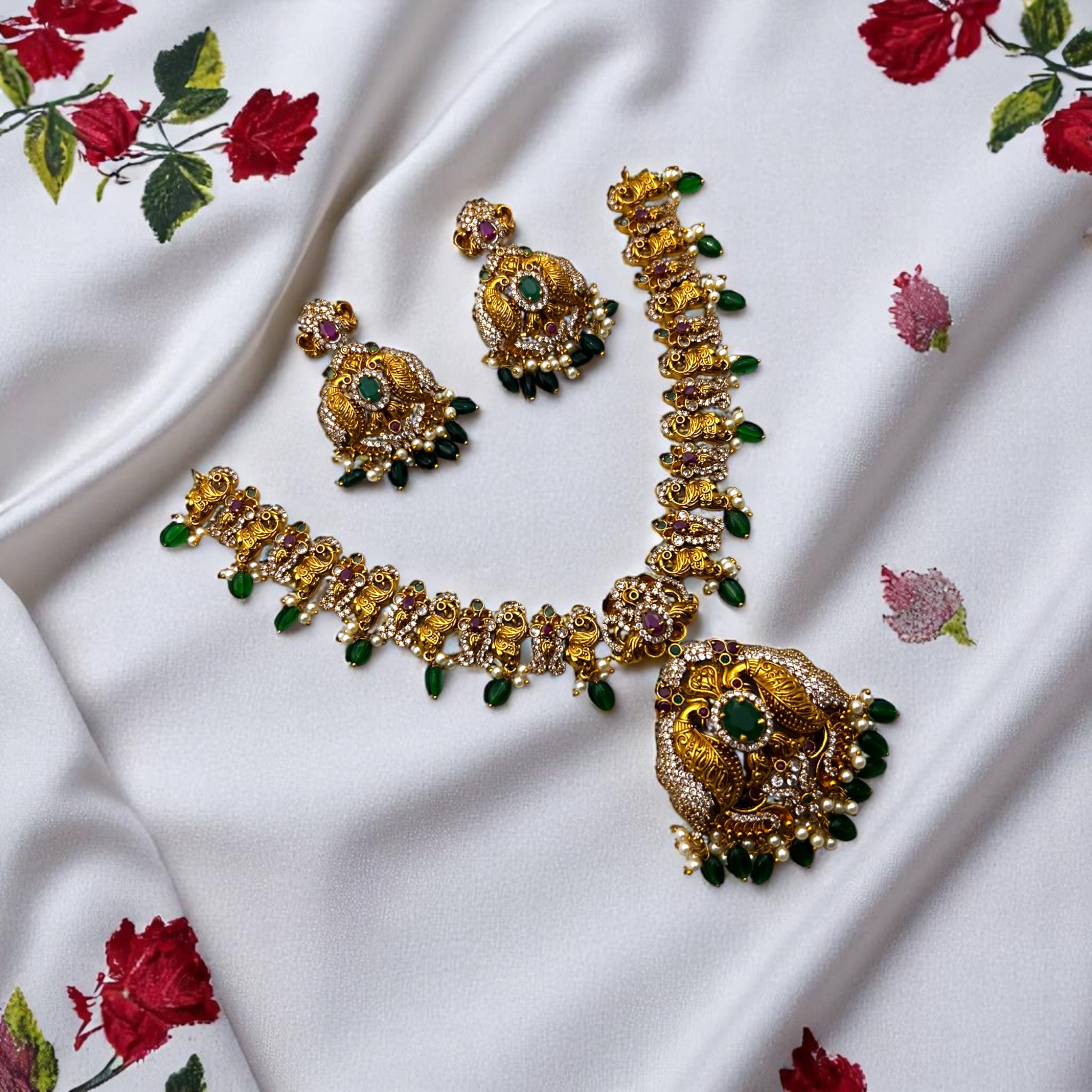 🌸🌿 "Patra Ladi" Necklace Set 💫🐚