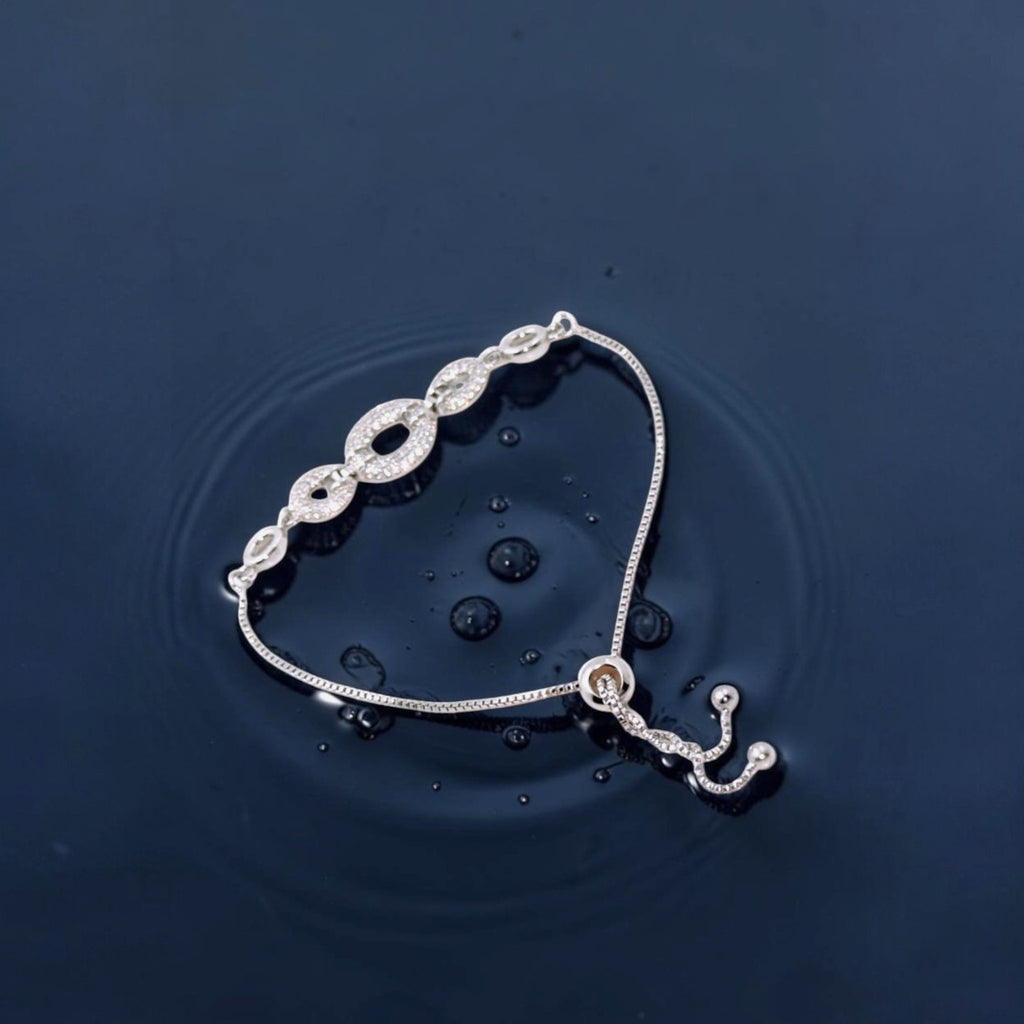 ✨ Zyrelis Adjustable Chain Bracelet ✨