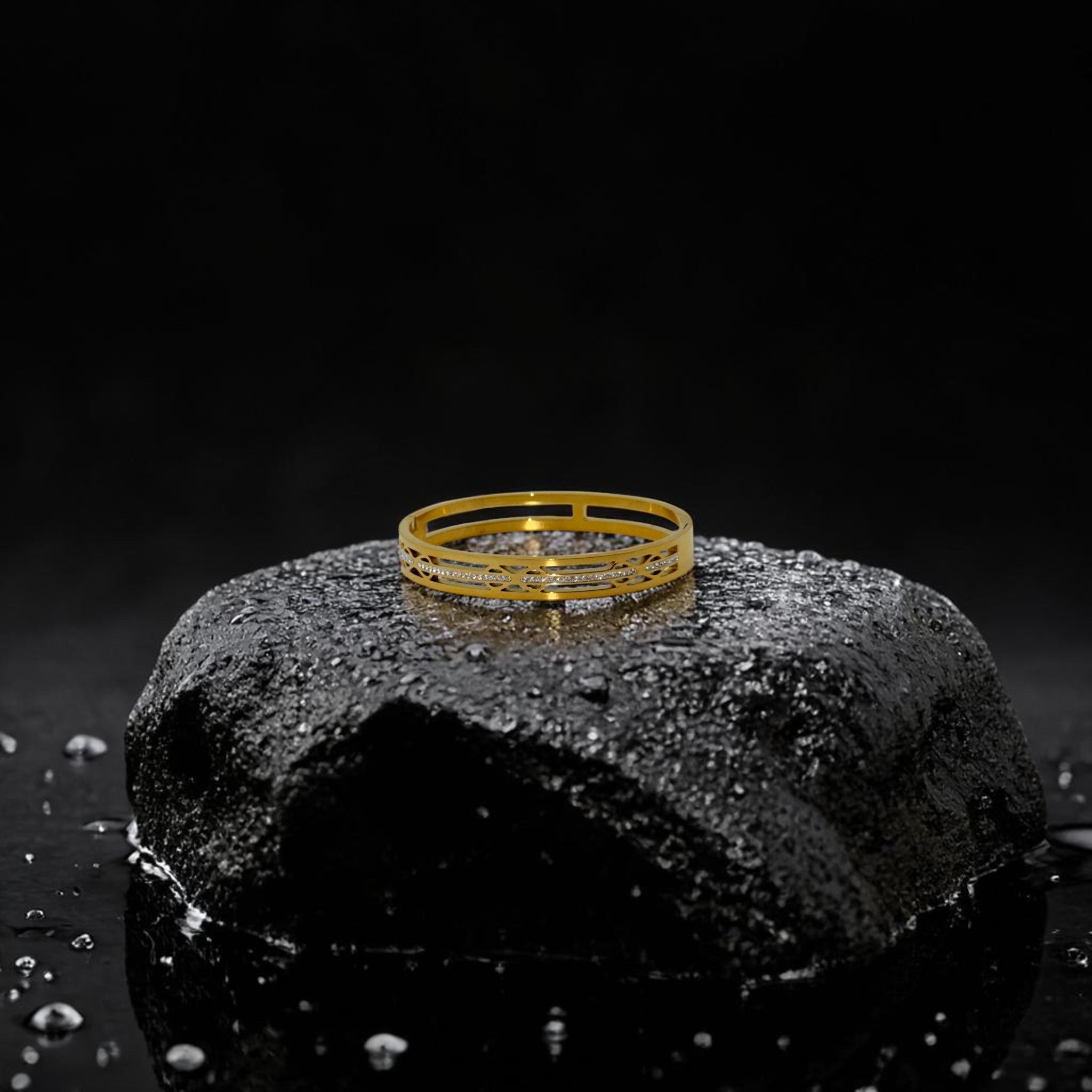 Aurelia Linear Grace Bracelet