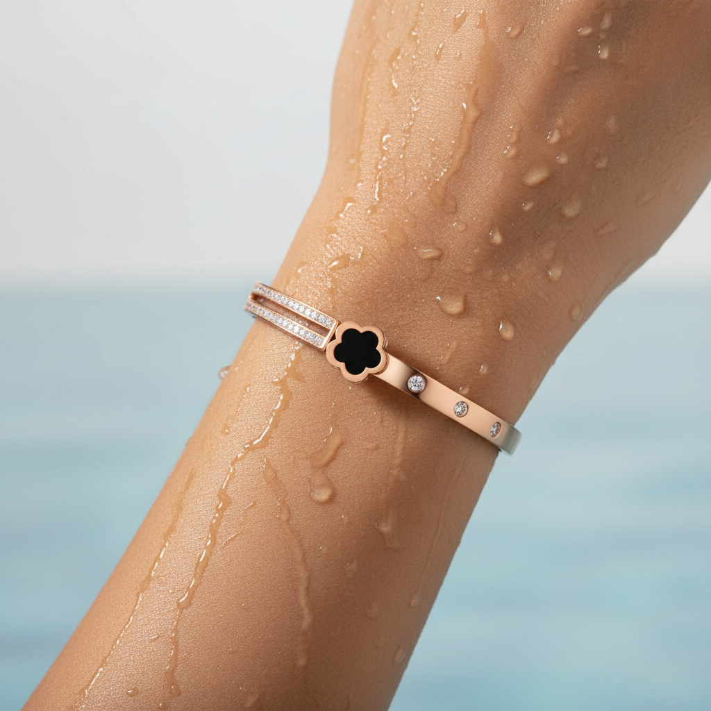 Veloura Noir Bloom Bracelet
