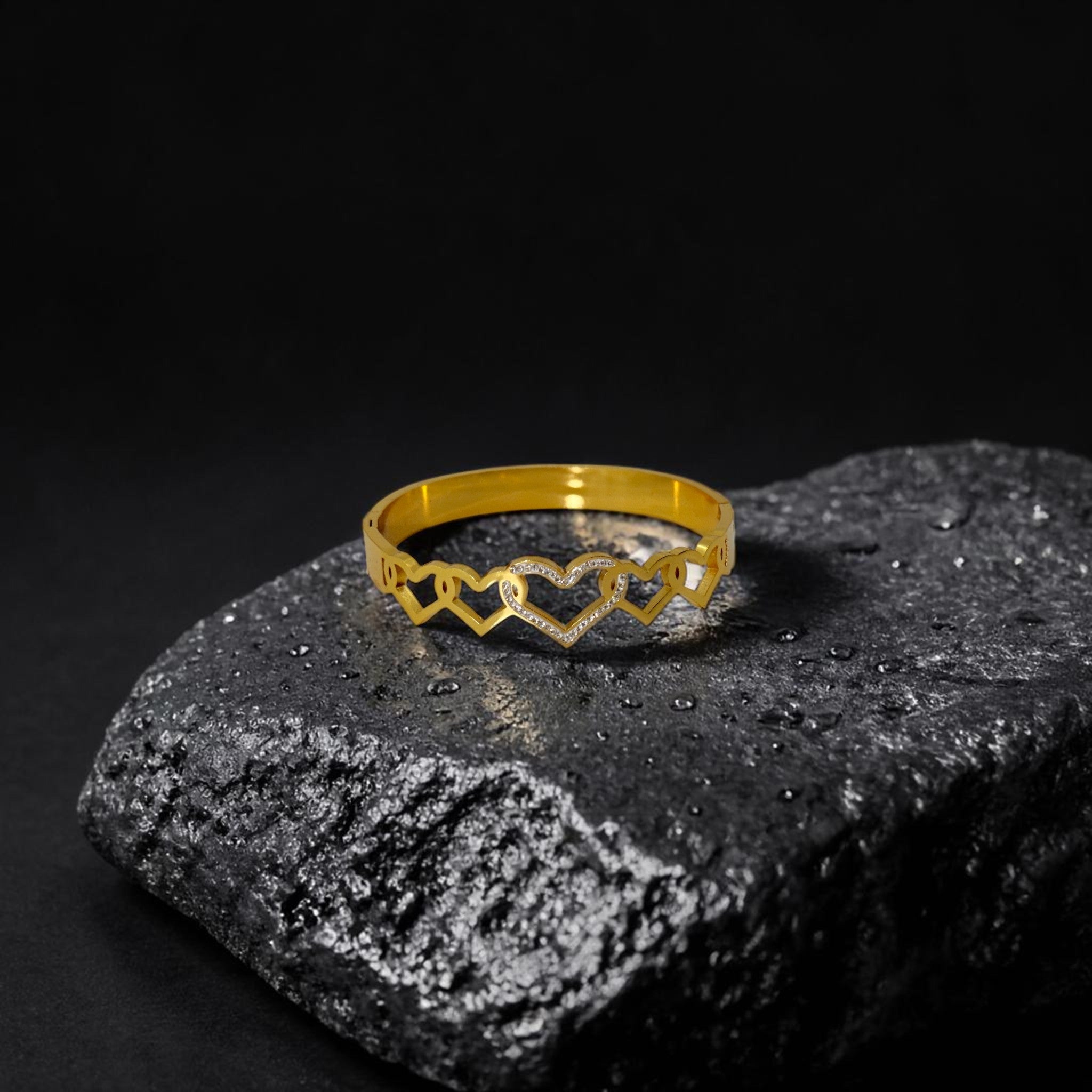 Amora Linked Hearts Bracelet