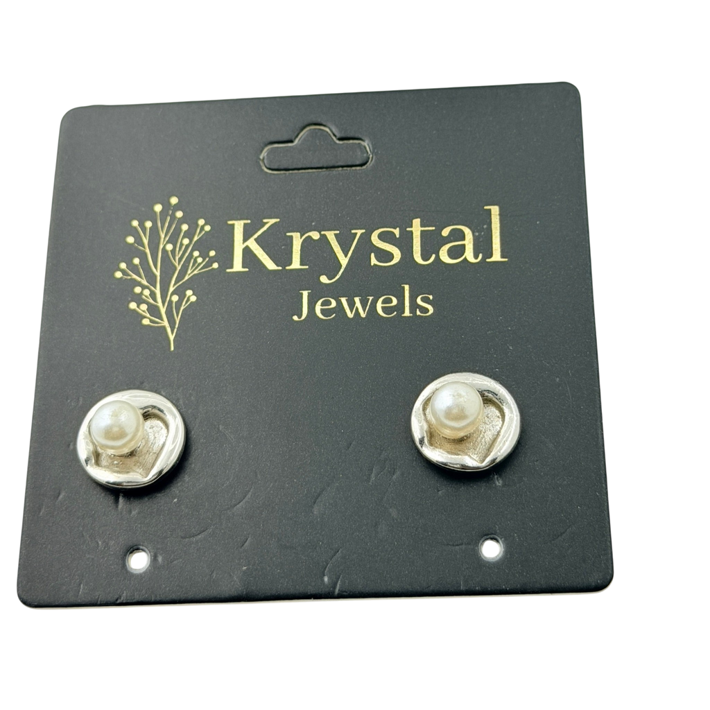 Pearl Glow Stud Earrings