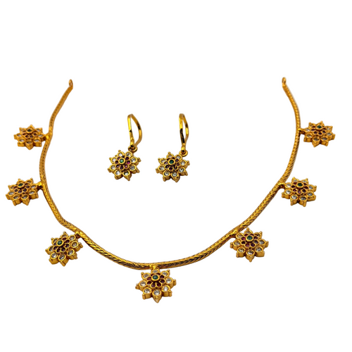 Minimal Floral Necklace Set